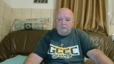 Snapshot of fullballs6 chatting on October 2025 02:55:02 AM fullballs6 online show from October 2025 02:55:02 AM