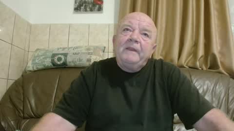 Snapshot of fullballs6 chatting on October 2025 02:37:02 AM fullballs6 online show from October 2025 02:37:02 AM