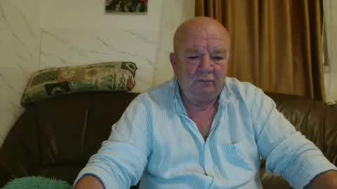 Snapshot of fullballs6 chatting on December 2025 03:00:02 AM fullballs6 online show from December 2025 03:00:02 AM