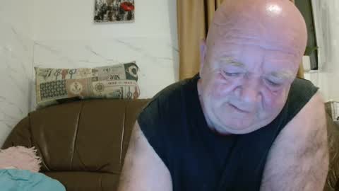 Snapshot of fullballs6 chatting on April 2026 02:10:01 AM fullballs6 online show from April 2026 02:10:01 AM