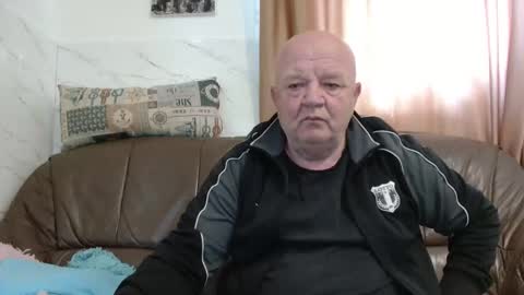 Snapshot of fullballs6 chatting on April 2026 08:40:02 AM fullballs6 online show from April 2026 08:40:02 AM