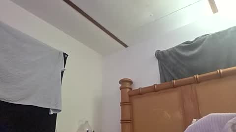 Astrid online show from December 2025 09:57:01 PM