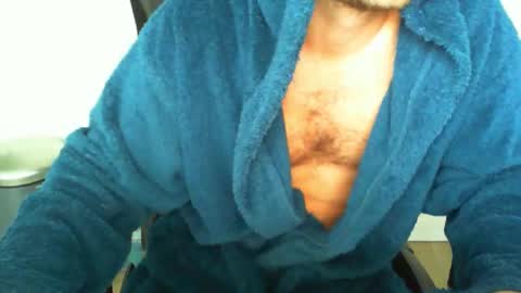 YWhiteNiceMan online show from October 2025 08:20:01 AM