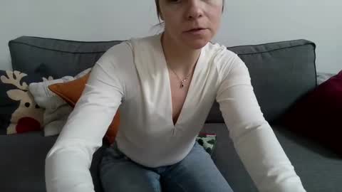 Snapshot of funservice chatting on February 2025 10:42:01 AM funservice online show from February 2025 10:42:01 AM