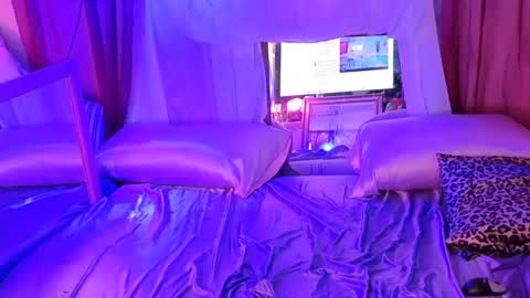 Snapshot of furby_chummies chatting on July 2026 10:45:01 PM Valarie Iris Paige online show from July 2026 10:45:01 PM
