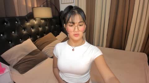 ASHLEY online show from February 2025 05:15:02 AM