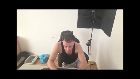 Snapshot of futuregymbro chatting on April 2026 11:35:01 AM Worah online show from April 2026 11:35:01 AM
