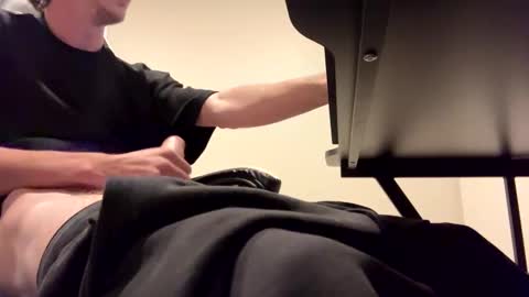 fuzzie_07 online show from January 2025 11:52:01 AM