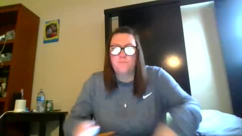 fuzzypeaches87 online show from April 2026 02:25:02 PM