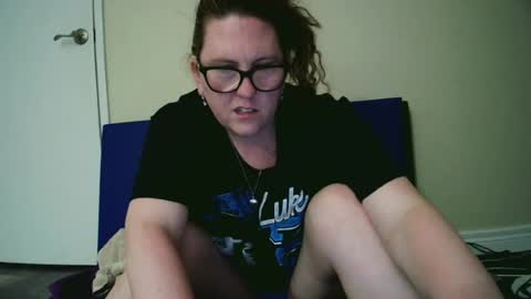 Snapshot of fuzzypeaches87 chatting on June 2026 04:04:02 AM fuzzypeaches87 online show from June 2026 04:04:02 AM