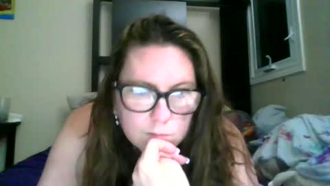 Snapshot of fuzzypeaches87 chatting on June 2026 04:15:02 AM fuzzypeaches87 online show from June 2026 04:15:02 AM