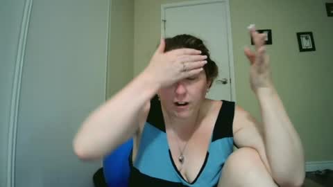 Snapshot of fuzzypeaches87 chatting on July 2026 04:02:01 PM fuzzypeaches87 online show from July 2026 04:02:01 PM