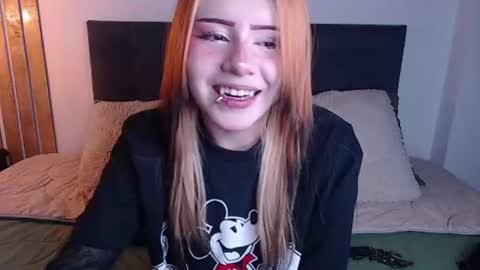 Snapshot of fyreandfox_ chatting on June 2026 08:35:01 PM FIRE AND FOX online show from June 2026 08:35:01 PM