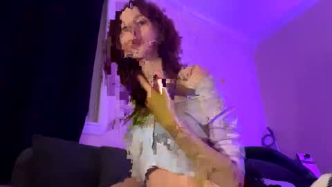 Snapshot of g0ddessluna1800 chatting on February 2025 05:52:01 AM Goddess Luna online show from February 2025 05:52:01 AM