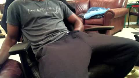 Snapshot of gabbc18 chatting on November 2025 04:05:01 AM James online show from November 2025 04:05:01 AM