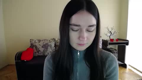 Snapshot of gabby_di chatting on November 2025 09:54:02 AM Jaklin online show from November 2025 09:54:02 AM