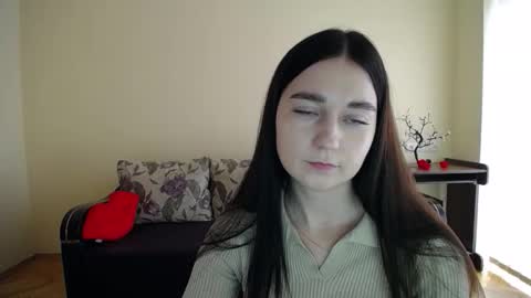 Snapshot of gabby_di chatting on November 2025 08:37:01 AM Jaklin online show from November 2025 08:37:01 AM