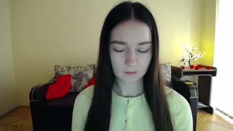 Snapshot of gabby_di chatting on May 2026 08:22:01 AM Jaklin online show from May 2026 08:22:01 AM