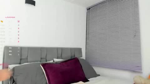 Gabriela  online show from September 2025 03:41:02 AM