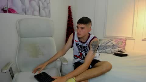 Snapshot of gabie_cortes chatting on December 2024 02:43:02 AM Gaby online show from December 2024 02:43:02 AM