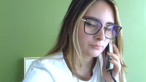 Gabriela Miller online show from November 2025 04:17:01 PM