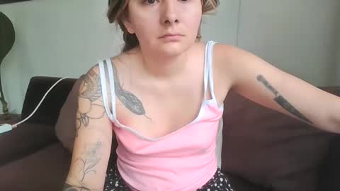 Gabriela Miller online show from May 2026 02:37:01 PM