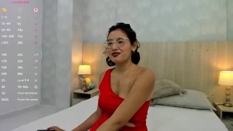 Gabriela Vargas online show from October 2025 03:40:02 AM
