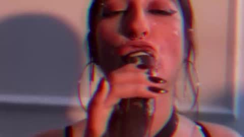 Gabriela Kassi online show from November 2025 10:49:02 AM