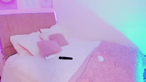 Snapshot of gabrielle_steele chatting on January 2026 06:18:01 AM online show from January 2026 06:18:01 AM