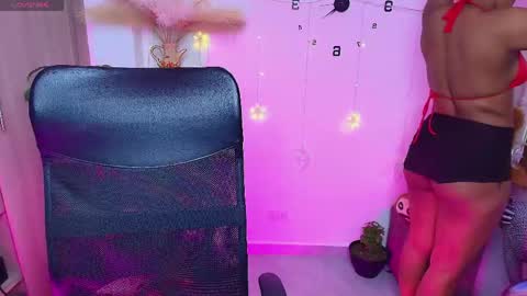 Snapshot of gaby_dams9 chatting on April 2026 01:27:01 AM GABY online show from April 2026 01:27:01 AM