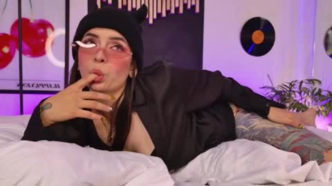 Snapshot of gaby_mason chatting on November 2025 01:22:04 PM Gaby online show from November 2025 01:22:04 PM