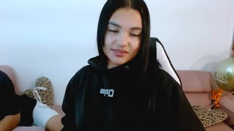 Snapshot of gaby_saikozz chatting on November 2025 05:07:01 AM My name is Gabriela.. nice to meet you thumbs up please its very important to me online show from November 2025 05:07:01 AM