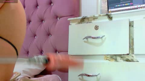 Snapshot of gaby_vegaa chatting on October 2025 04:57:02 AM gaby_vegaa online show from October 2025 04:57:02 AM