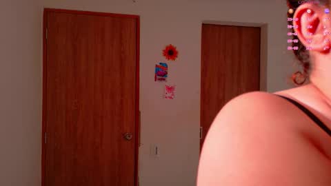 Snapshot of gaby_vegaa chatting on November 2025 10:04:01 PM gaby_vegaa online show from November 2025 10:04:01 PM