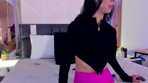 Snapshot of gabypetit chatting on November 2025 08:19:02 PM Gaby online show from November 2025 08:19:02 PM