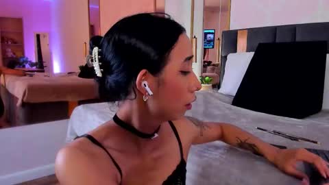 Snapshot of gabypetit chatting on November 2025 08:29:02 PM Gaby online show from November 2025 08:29:02 PM