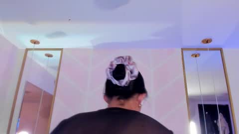 Snapshot of gabypetit chatting on November 2025 08:11:01 PM Gaby online show from November 2025 08:11:01 PM