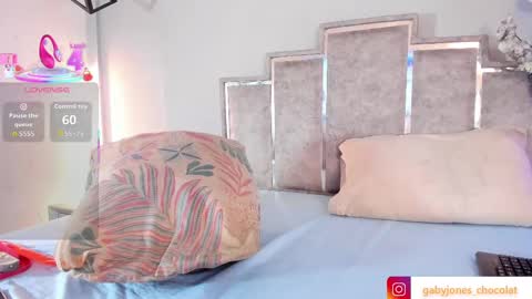 gabyyjones online show from November 2025 11:54:01 AM