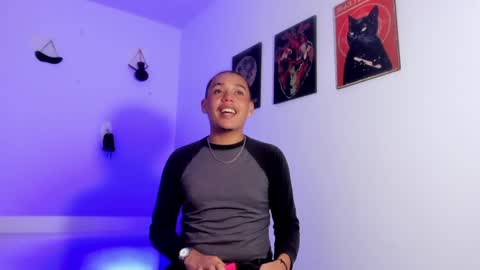 Snapshot of gaeloconner chatting on December 2024 02:01:02 AM Gael Conner online show from December 2024 02:01:02 AM