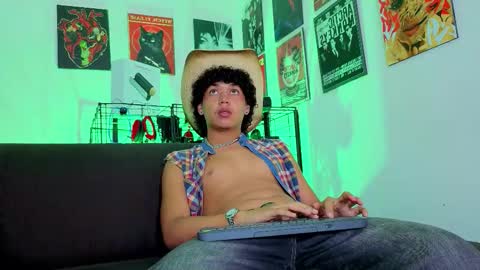 Snapshot of gaeloconner chatting on October 2025 01:51:02 AM Gael Conner online show from October 2025 01:51:02 AM