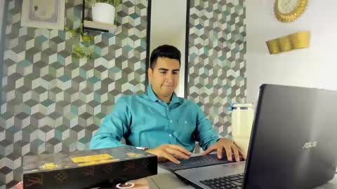 Snapshot of gaelpike chatting on December 2025 12:14:02 PM Gael online show from December 2025 12:14:02 PM