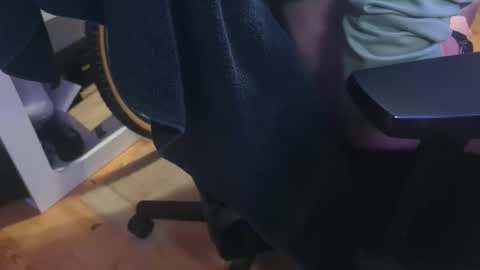 gagl2k online show from November 2025 09:02:02 PM