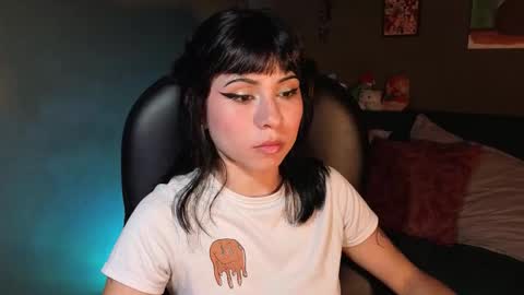 gaia_joness online show from November 2025 08:31:01 PM