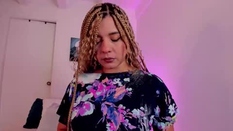 gaia_stonne online show from October 2025 10:49:01 AM