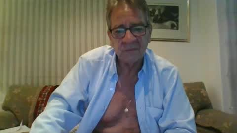 Snapshot of galloboy6 chatting on October 2025 05:28:01 AM galloboy6 online show from October 2025 05:28:01 AM
