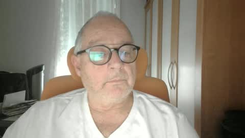 gamin68 online show from November 2025 06:03:02 PM