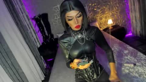 MISSANN online show from January 2025 09:09:02 PM