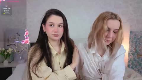 Violla online show from December 2025 04:50:02 AM