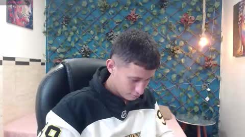 Snapshot of garuo_18 chatting on November 2025 03:49:02 AM garuo_18 online show from November 2025 03:49:02 AM