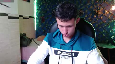 Snapshot of garuo_18 chatting on November 2025 03:12:02 AM garuo_18 online show from November 2025 03:12:02 AM